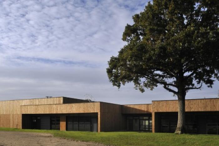 Bâtiment tertiaire lycée nature à La Roche sur Yon Arcadial Production charpentier fabricant de bâtiments ossature bois