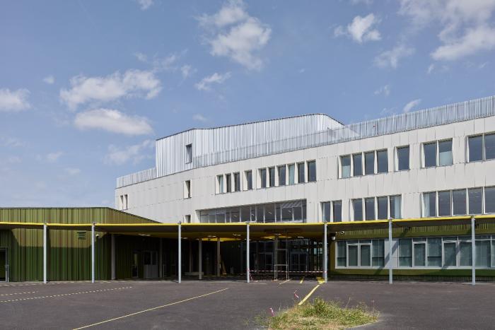 Collège à Saint Hilaire de Loulay Arcadial Production charpentier fabricant de bâtiments ossature bois